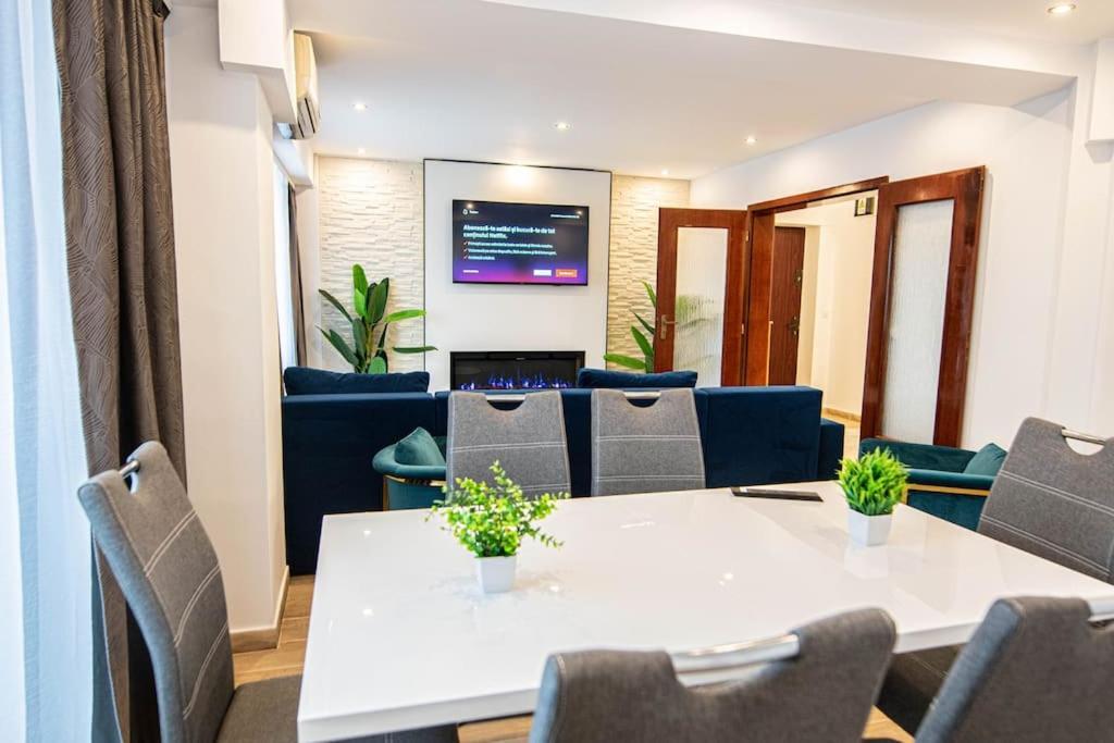 Ultra Central Luxury 3Br 2Bath Apt & Amazing Views Bucarest Exterior foto