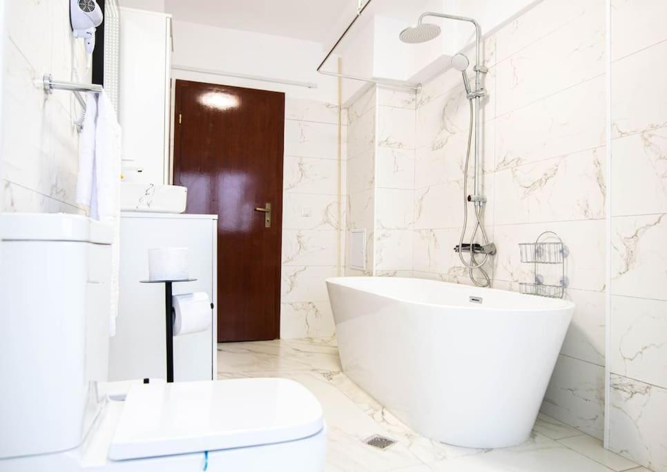Ultra Central Luxury 3Br 2Bath Apt & Amazing Views Bucarest Exterior foto